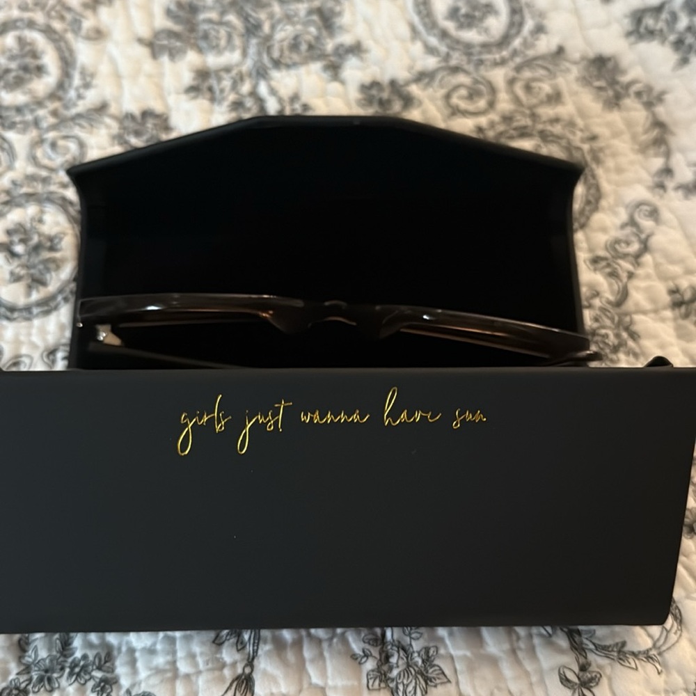 KATIE LOXTON - RIMINI SUNGLASSES - TRANSPARENT MINK - Picture 11 of 11